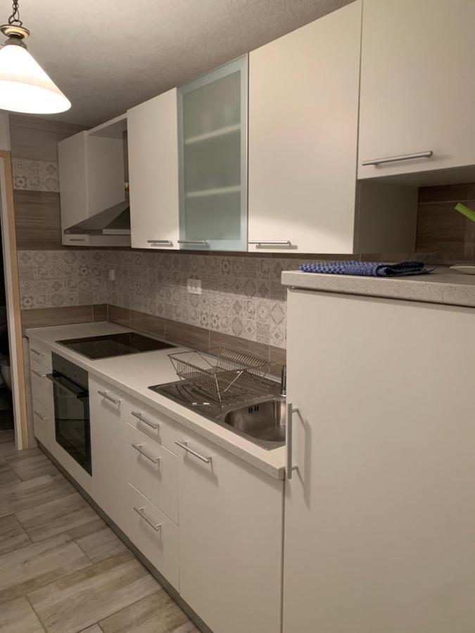 Apartman Annamaria Cres Eksteriør bilde
